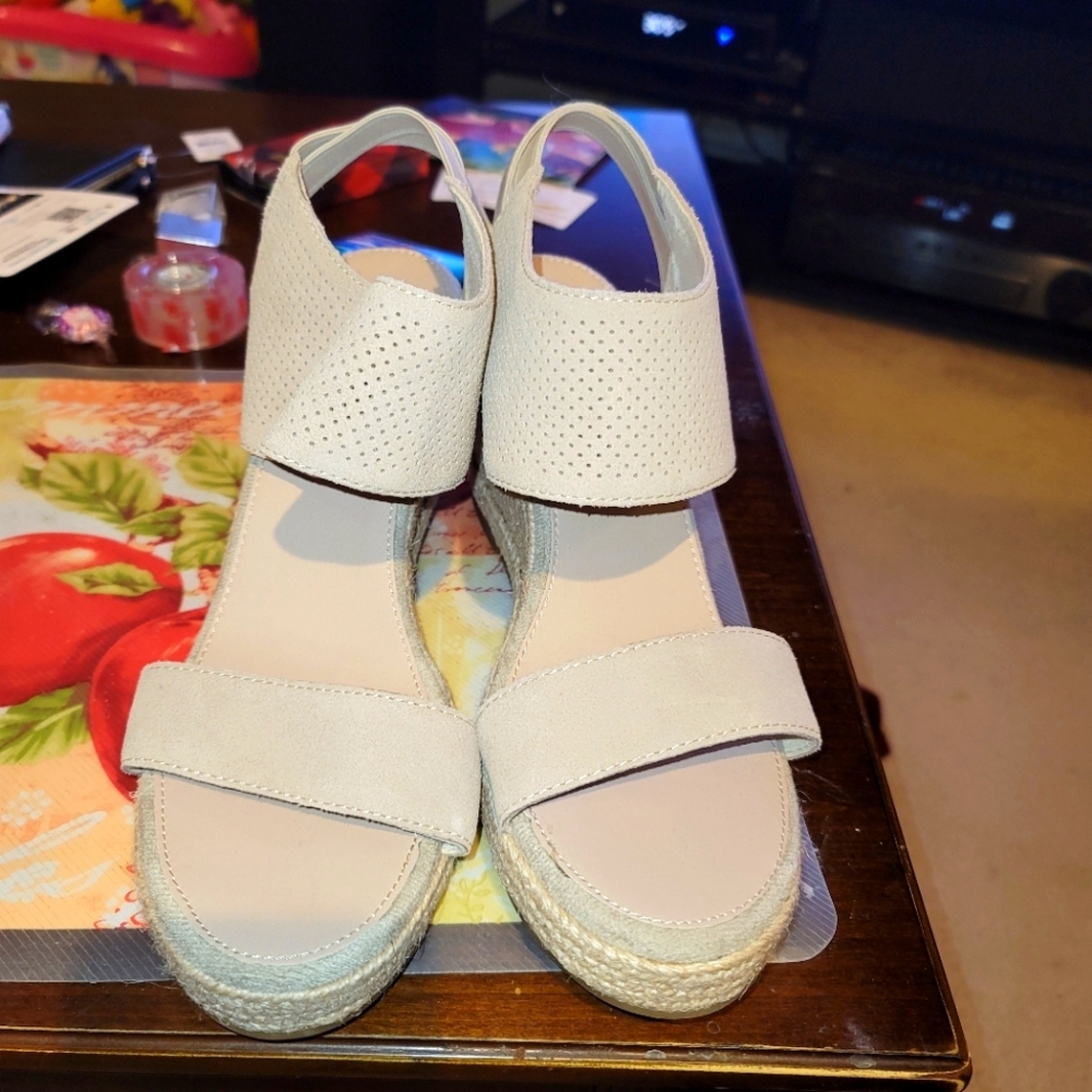 Sketchers 11 women's wedge